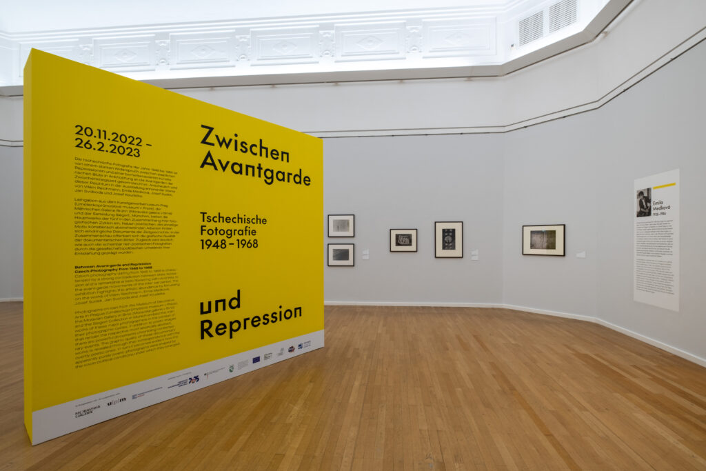 Zwischen Avantgarde und Repression, Ausstellungsansicht, 2023, Foto: Farnk Krüger