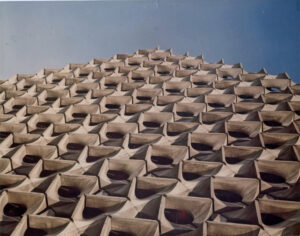 Wolf-Dieter-Röber, Fassadenverkleidung Stadthalle/ Großer Saal, 1975