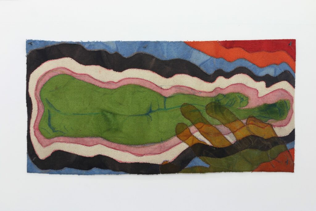Camilla Steinum (*1986), Turn Elsewhere, 2017, Wandobjekt aus gefärbter Wolle, geschmiedete Nägel, 100 x 200 cm © Camilla Steinum, Galerie Soy Capitàn, Berlin